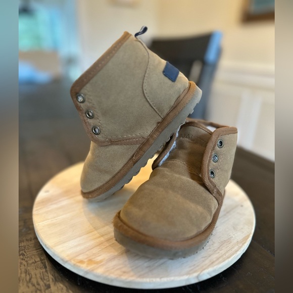 Nautica Kids Brown Boots toddler size 8 - Picture 1 of 16